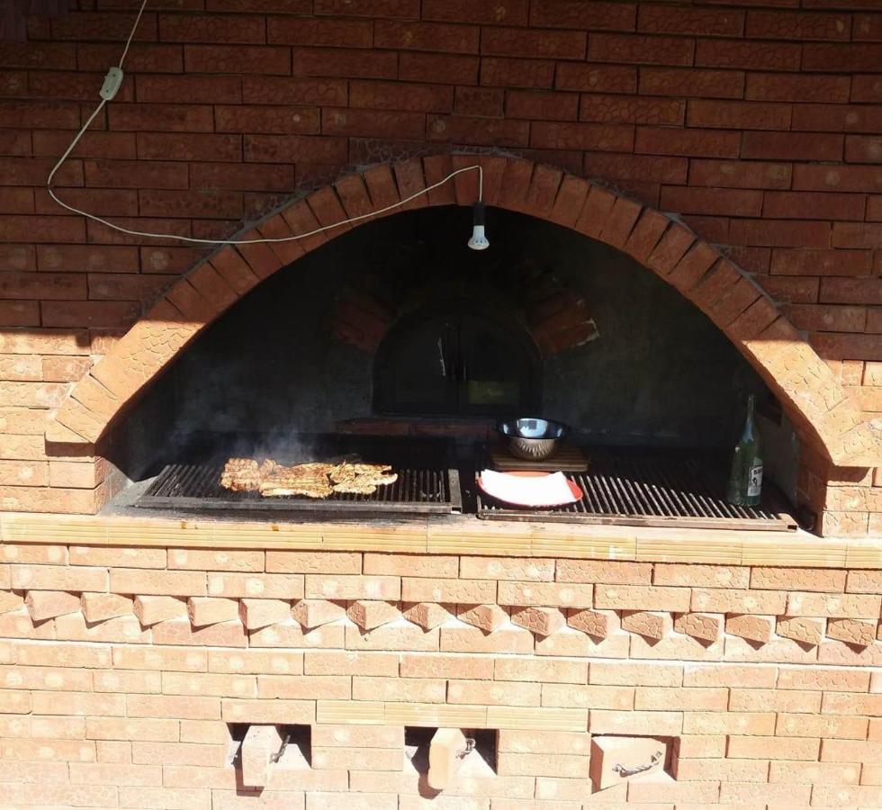 Casuta Cu Flori Hotel Vilcele  Exterior photo
